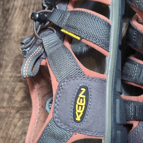 Keen Clearwater CNX Sandals • Size 9.5 • Raven / Tortoise Shell - Picture 6 of 16